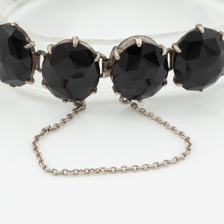 Armband silver med onyx.
