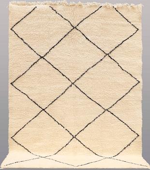 MATTA, Marocko, ca 290 x 218 cm.