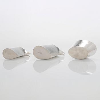 Pekka Piekäinen, a three-piece sterling silver serving set, marked PP, Platinoro, Turku 2000s.