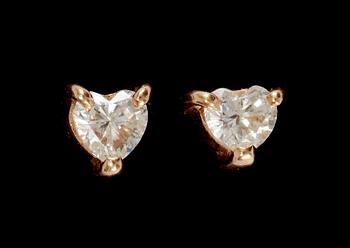 819. EARSTUDS, heart cut diamonds, tot. app. 0.35 cts. app. H/VVS-VS.