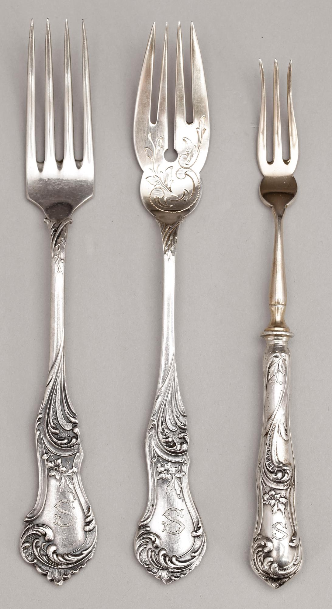 BESTICKSERVIS, 67 delar, låghaltigt silver, Tyskland, sent 1800-tal. Totalvikt ca 2440 g.