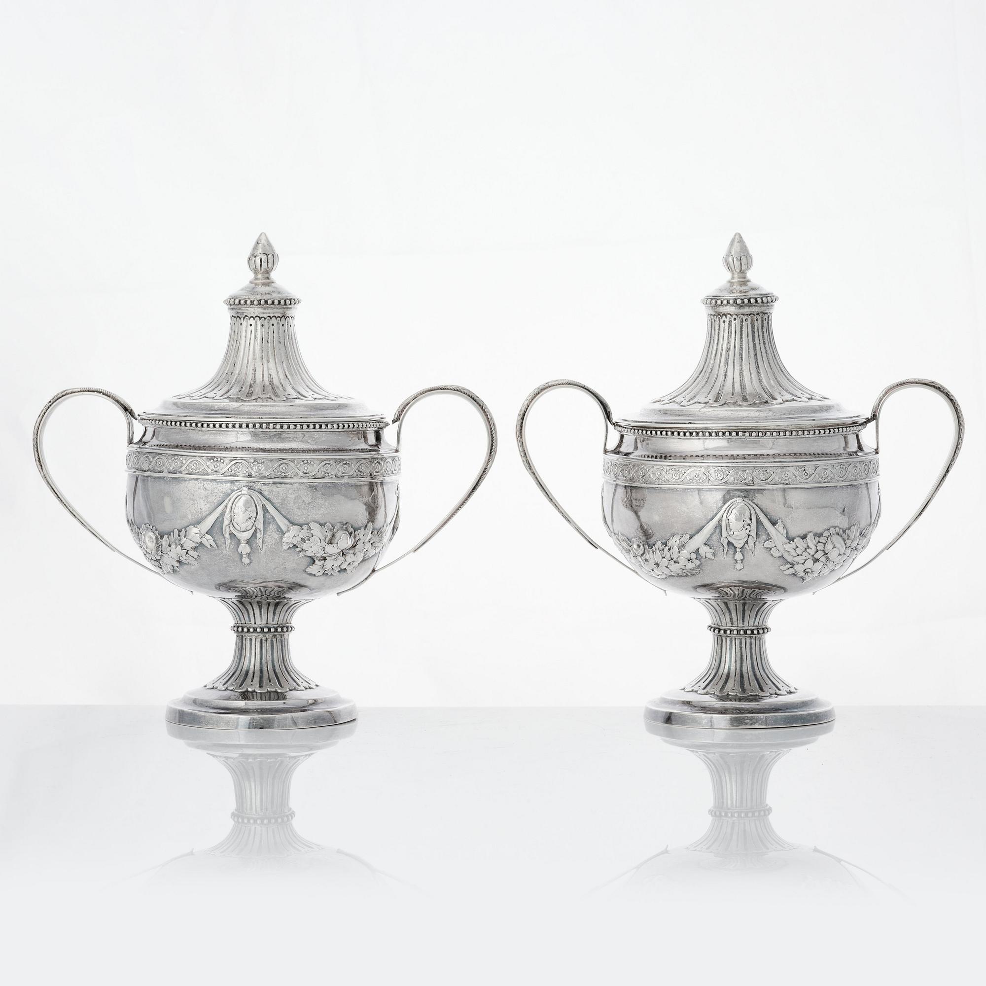 A pair of Swedish Gustavian silver sugar-bowls, mark of Johan Malmstedt, Gothenburg 1786.