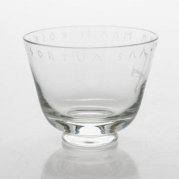 Arttu Brummer, skål, "Hjälteglaset I", Riihimäen Lasi Oy 1940-tal.