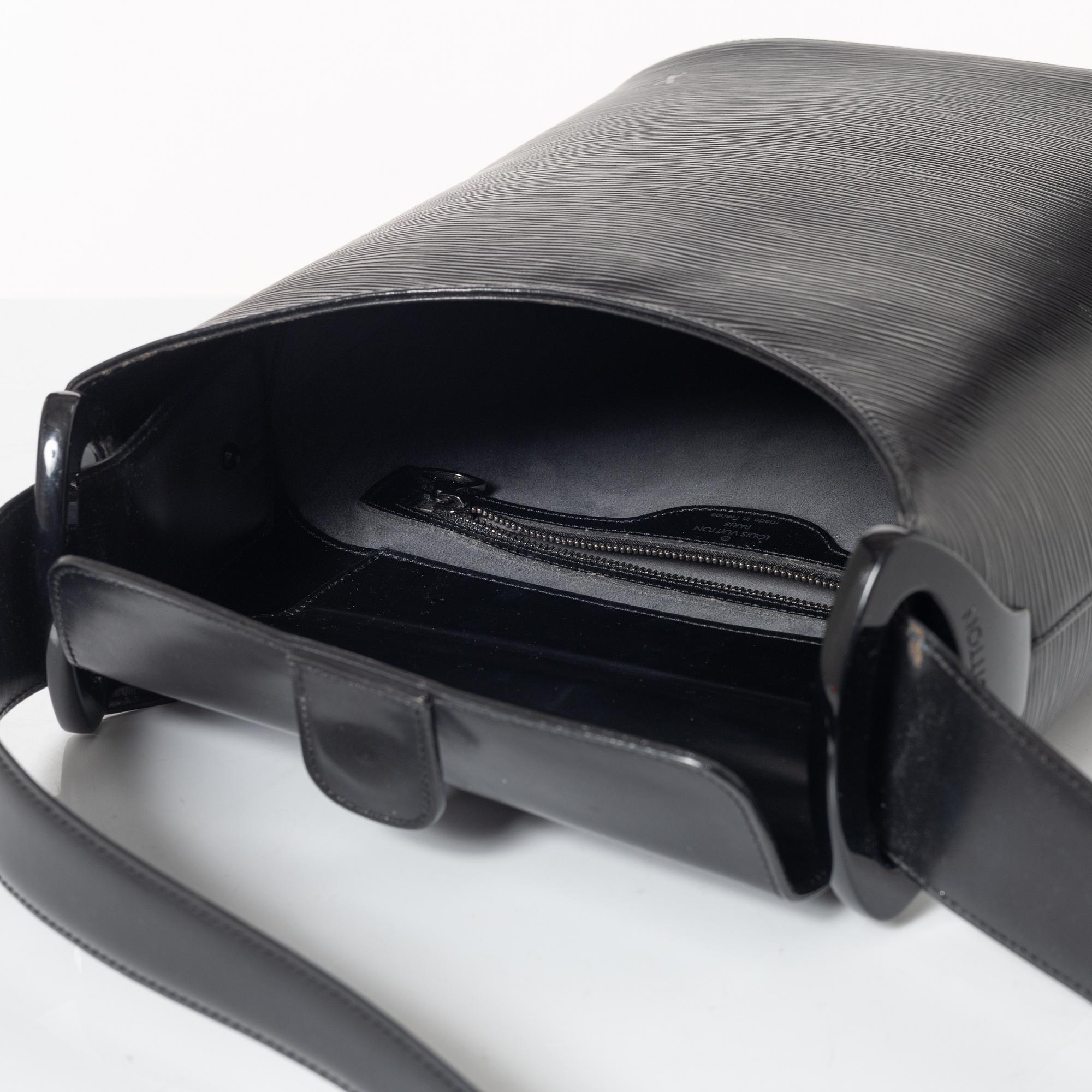 Louis Vuitton, "Epi Sac Verseau", 2001.