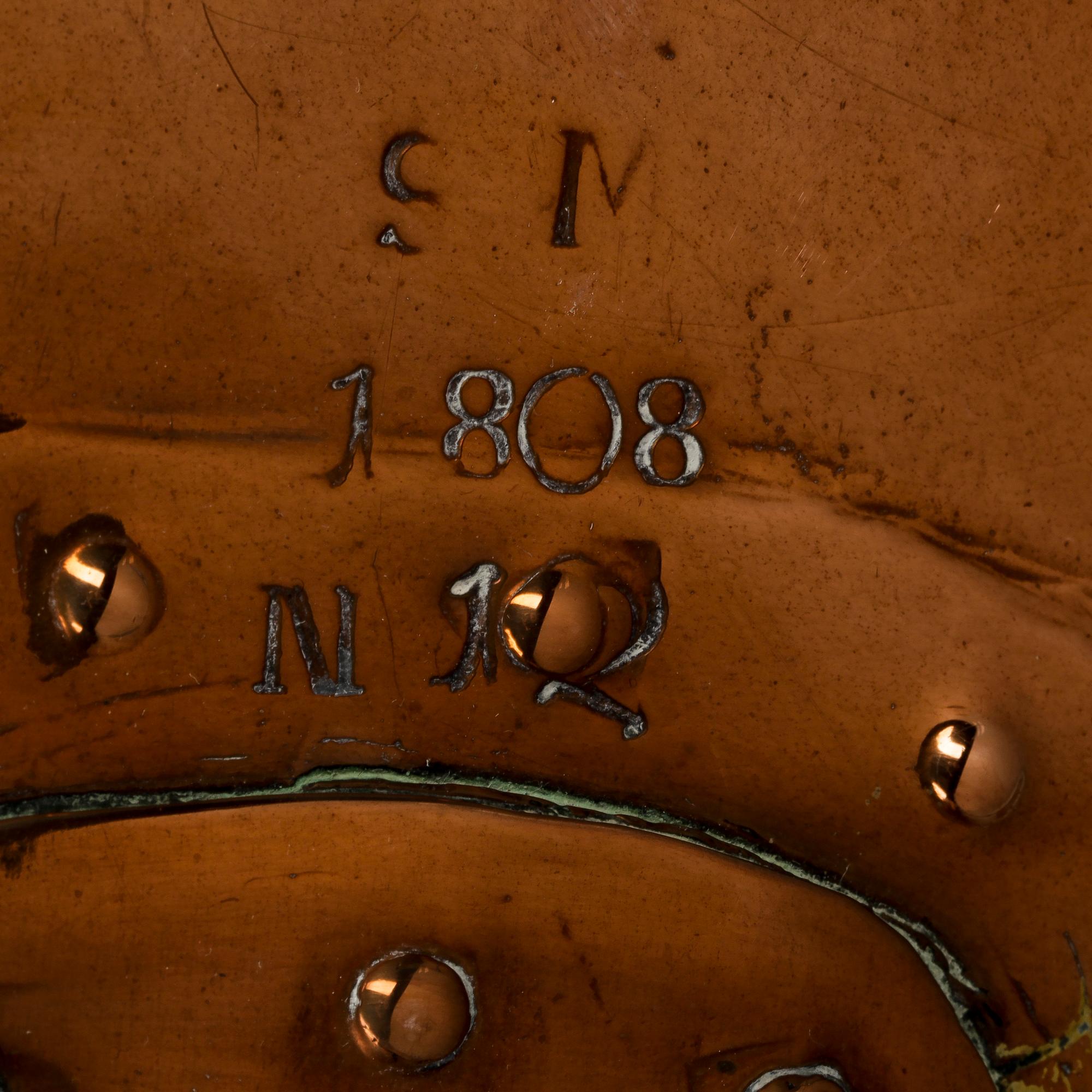 PARTI KÖKSREDSKAP, 2 delar, koppar och tenn, daterade 1808 respektive 1823.