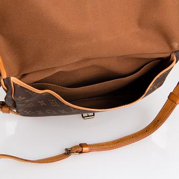 LOUIS VUITTON, 'Saumur 30' shoulder bag.