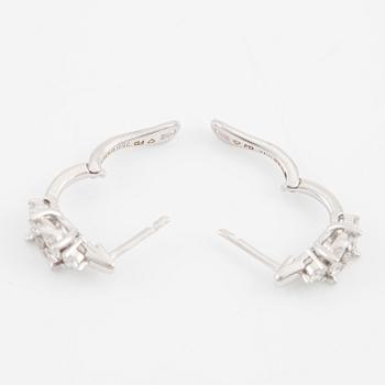 Earrings, 18K white gold set with brilliant-cut diamonds.