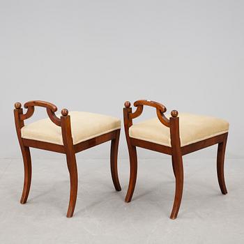 TABURETTER, ett par, Karl Johan, 1800-tal.