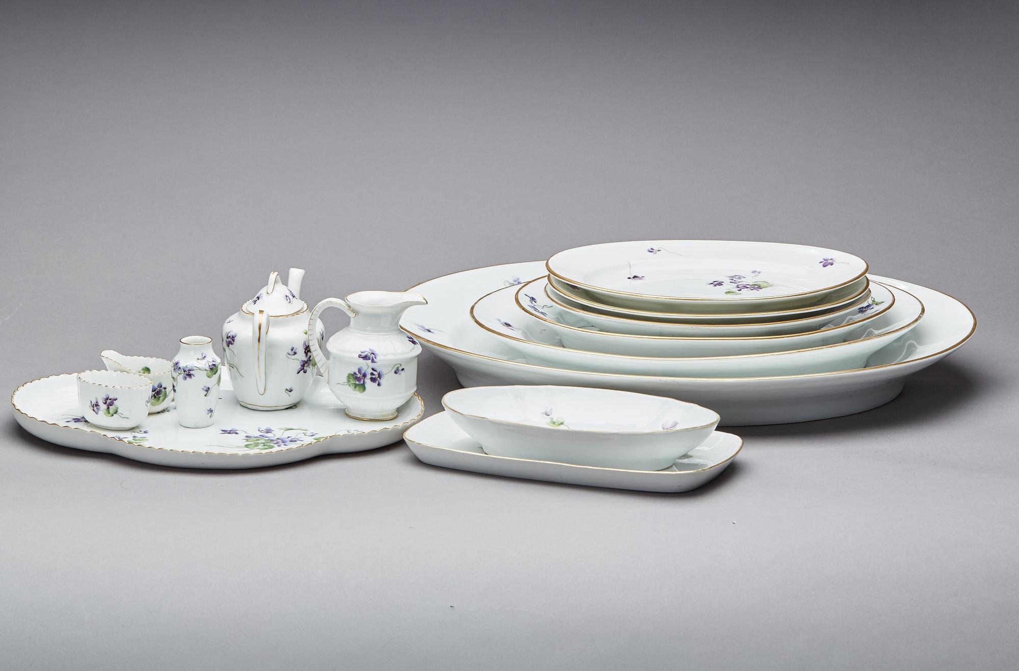 SERVISDELAR, porslin,58 delar,  Bing & Gröndahl, 1900-tal.