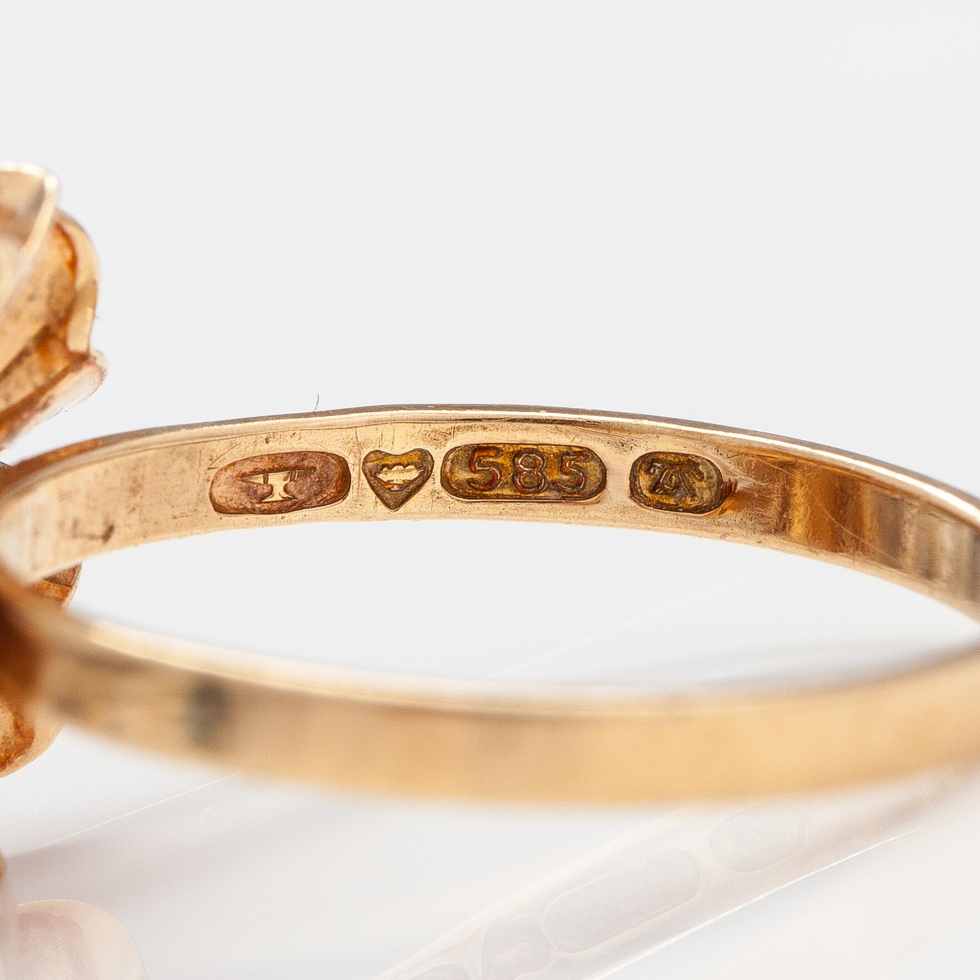 ELIS KAUPPI, A 14K gold ring with diamonds ca. 0.14 ct in total. Kupittaan kulta,Turku.