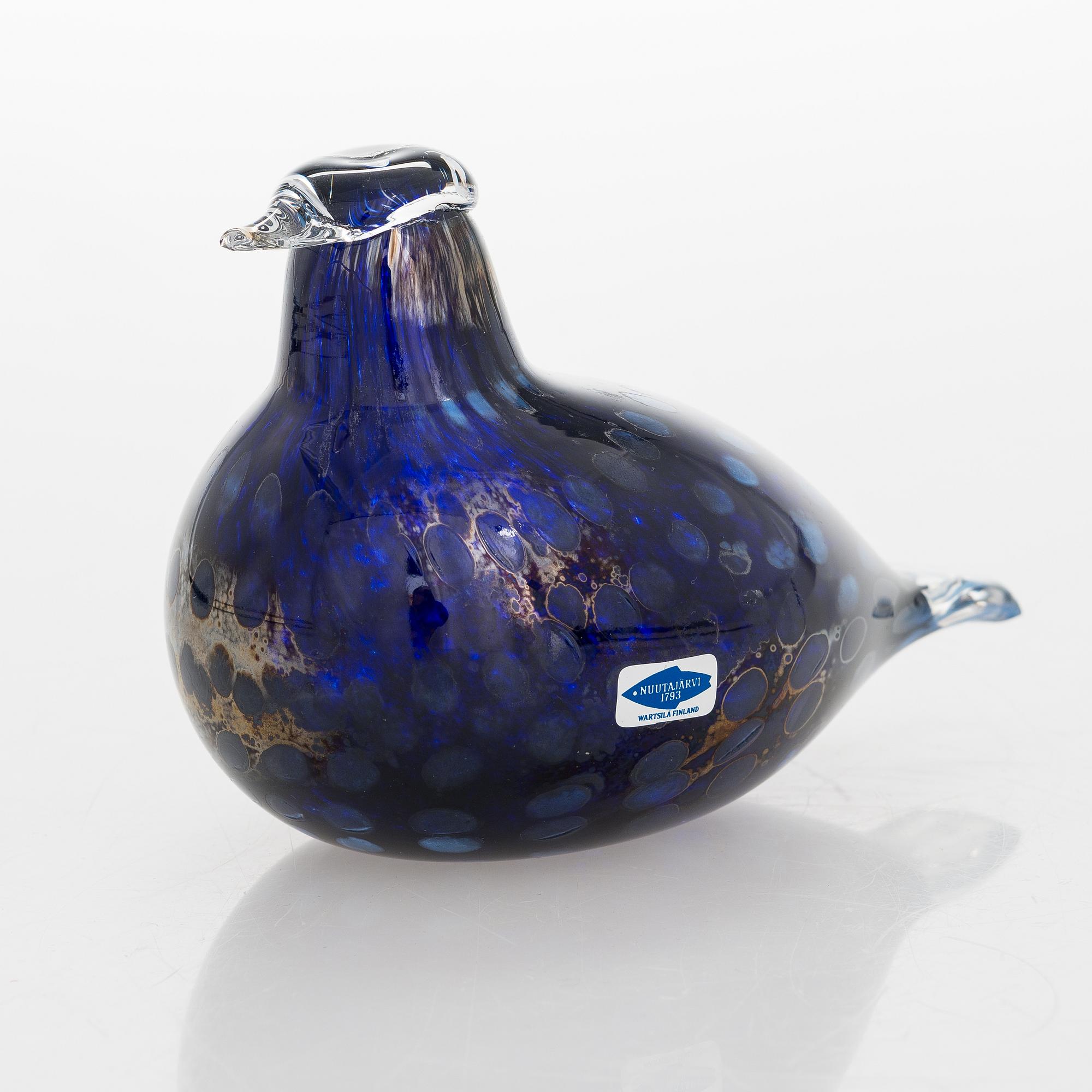 OIVA TOIKKA, a glass sculpture signed Oiva Toikka Nuutajärvi Notsjö 68/1500.