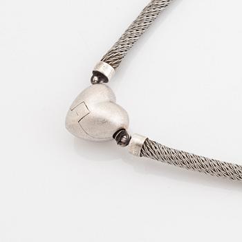 Ole Lynggaard, lås, hjärtformat 18K vitguld med briljantslipade diamanter med 4 collier.