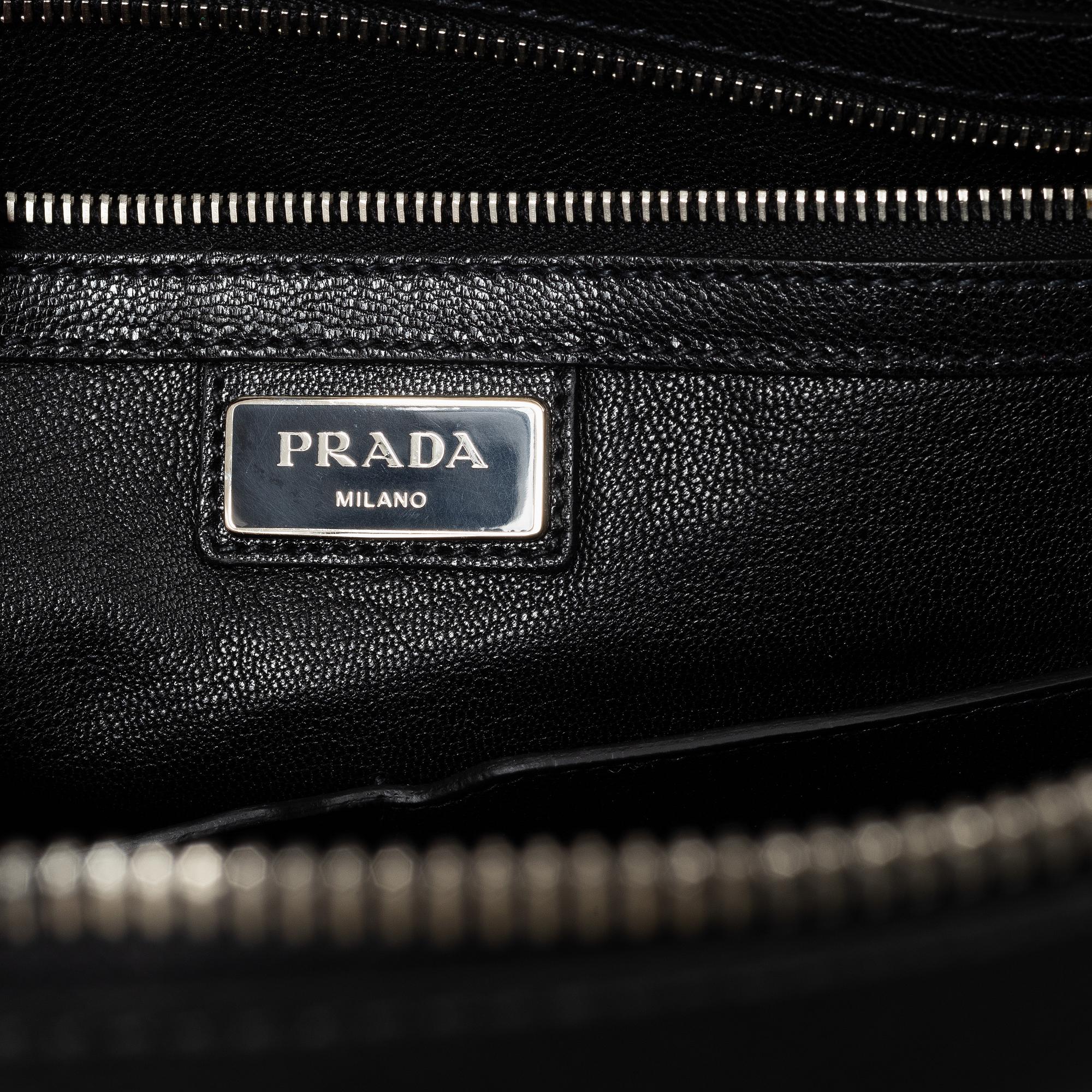 Prada, portfölj.