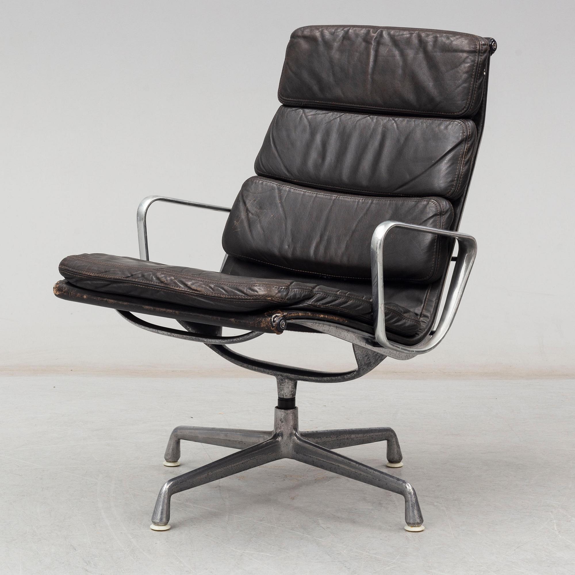 A second half of the 20th century chair by Charles & Ray Eames, no 938-139, Herman Miller.