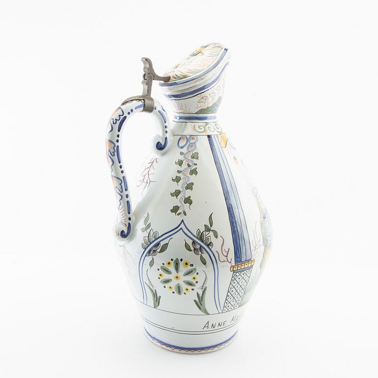 Jug with lid, copy after an older model/20th century faience.