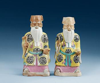 A set of two famille rose figures, Qing dynasty, ca 1800.