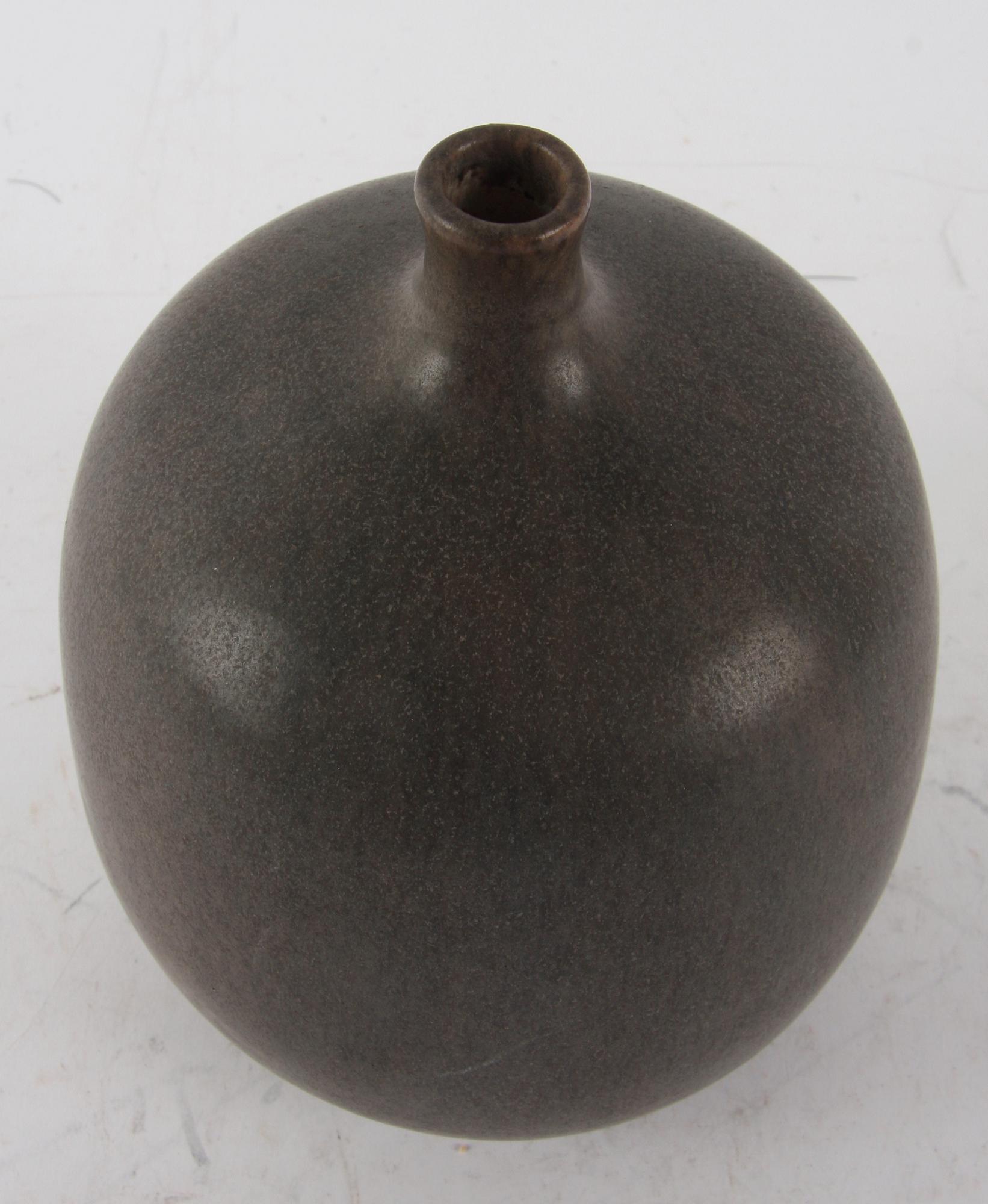 VAS, stengods, Åke Holm, Höganäs, sign P9.