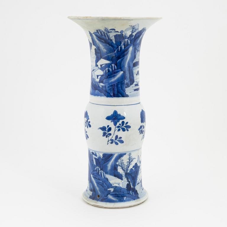 A Chinese blue and white vase, Qing dynasty, 18th Century.