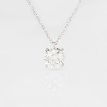 HÄNGE, 18K vitguld med briljantslipad diamant 1.01 ct. Vikt 2,4 gram.