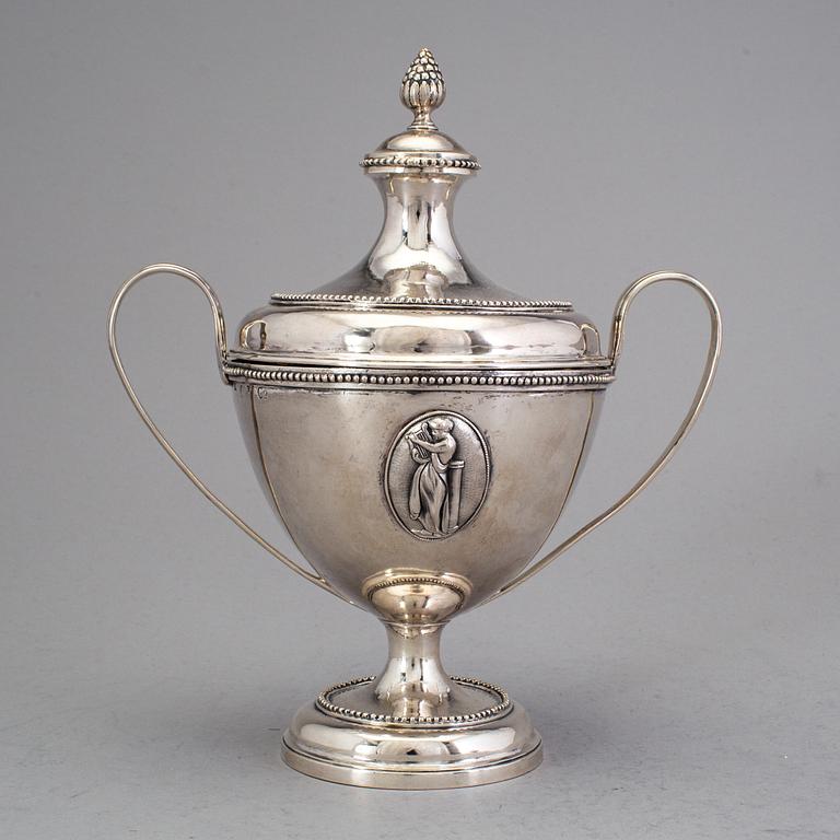 A Swedish 18th century silver sugar-bowl and cover, mark of Petter Eneroth, Stockholm 1785.