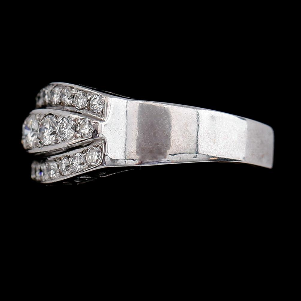 RING, 18 k vitguld, Stigbert, briljantslipade diamanter tot ca 0.72 ct. Vikt ca 5,1 g.