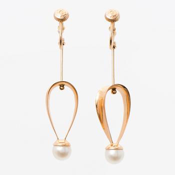 ÖRHÄNGEN, odlade pärlor, 14K guld. Kupittaan Kulta, Åbo 1956.