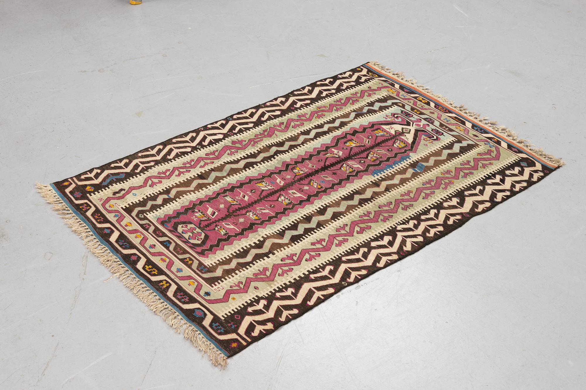 Matta, antik Anatolik Namazlyk kelim, ca 168 x 106 cm.