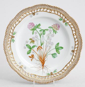 TALLRIK, porslin, Flora Danica, Royal Copenhagen.