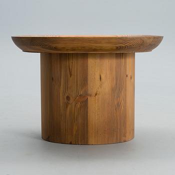 AXEL EINAR HJORTH, A COFFEE TABLE. Utö. For Nordiska Kompaniet (NK). 1930s.