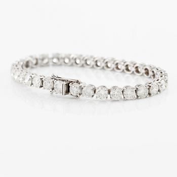 Tennis bracelet, 18K white gold with brilliant-cut diamonds.