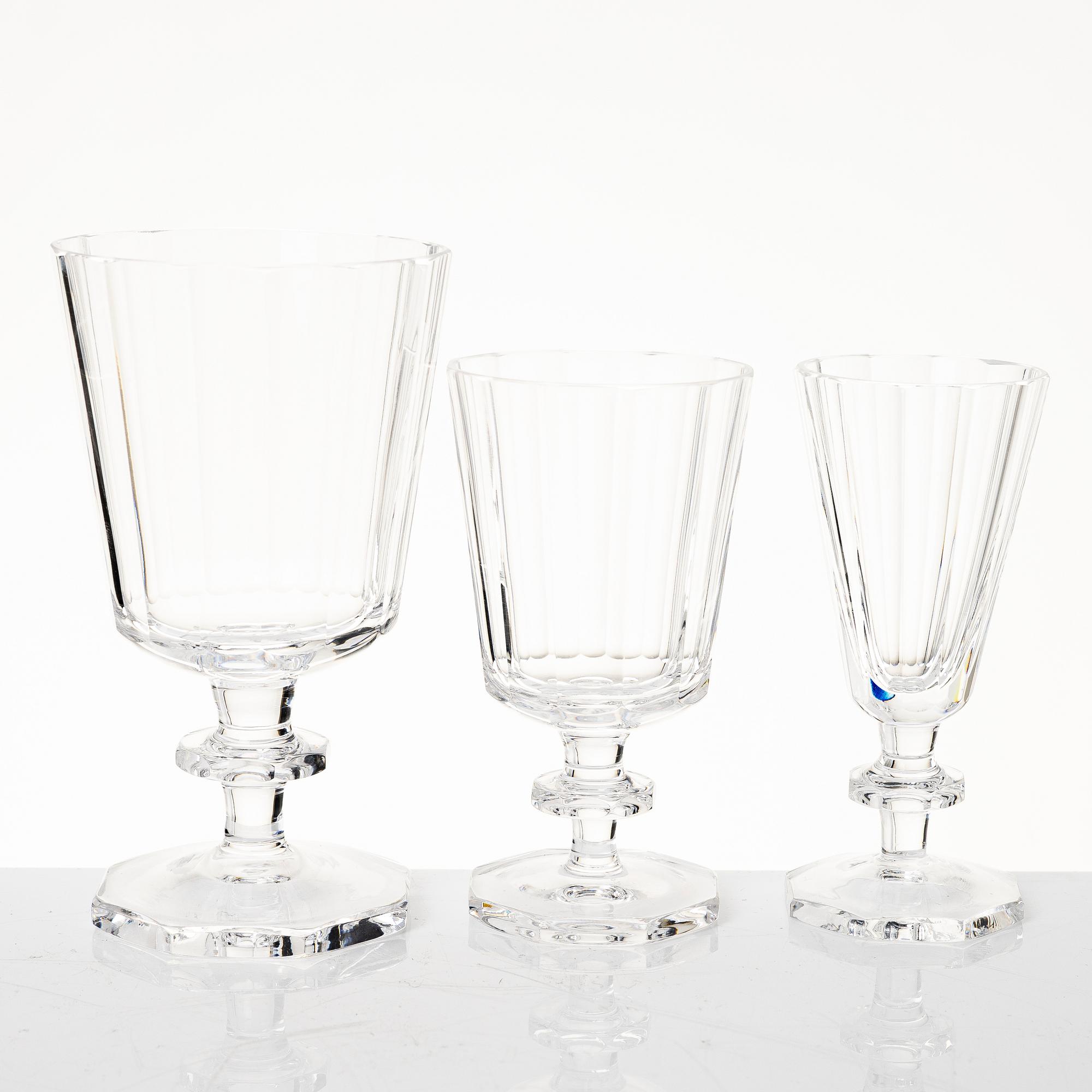 Elis Bergh, a "Karlberg" 48 piece glass service, Kosta Boda, 20th century.