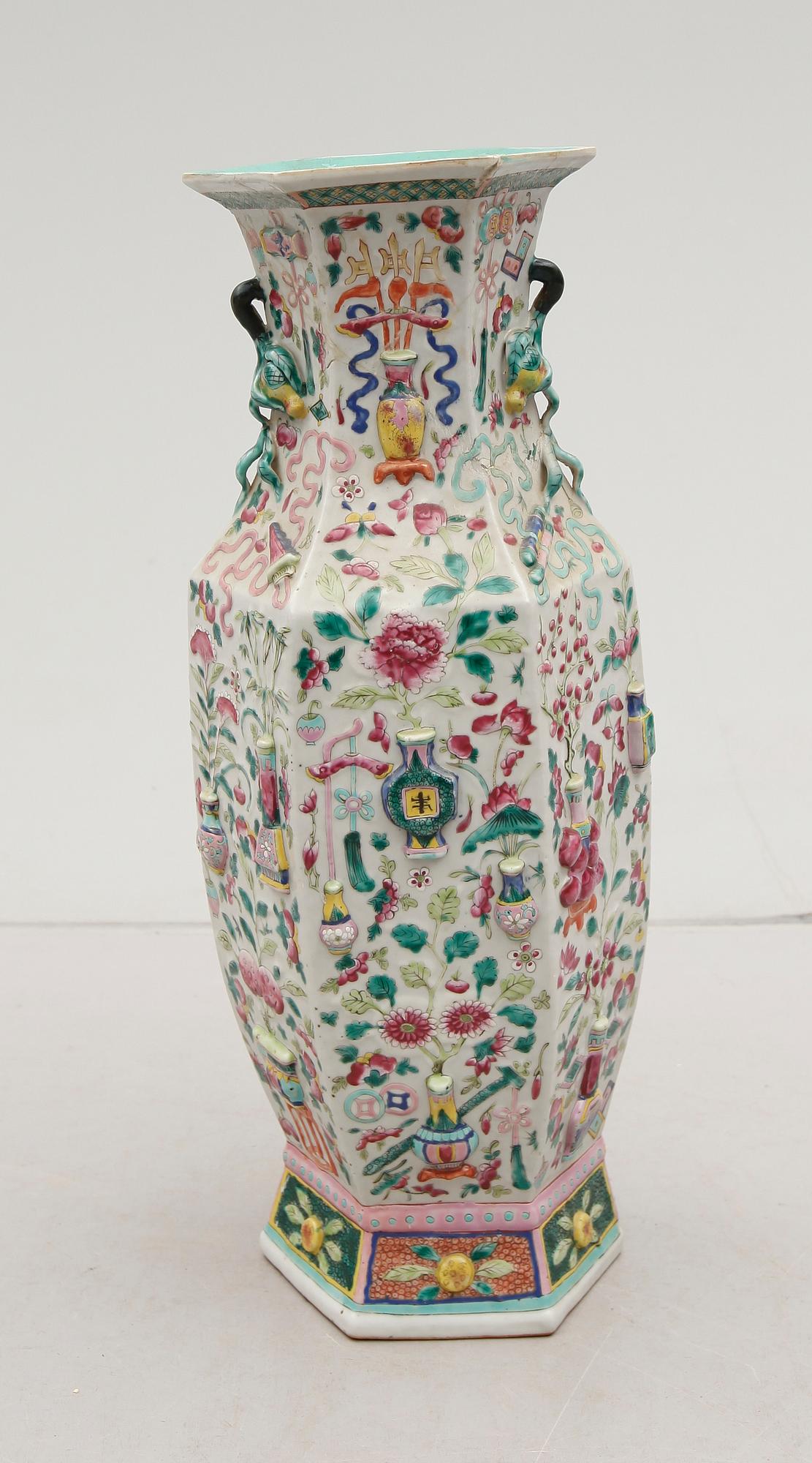 VAS, porslin, Kina, 1800-tal.