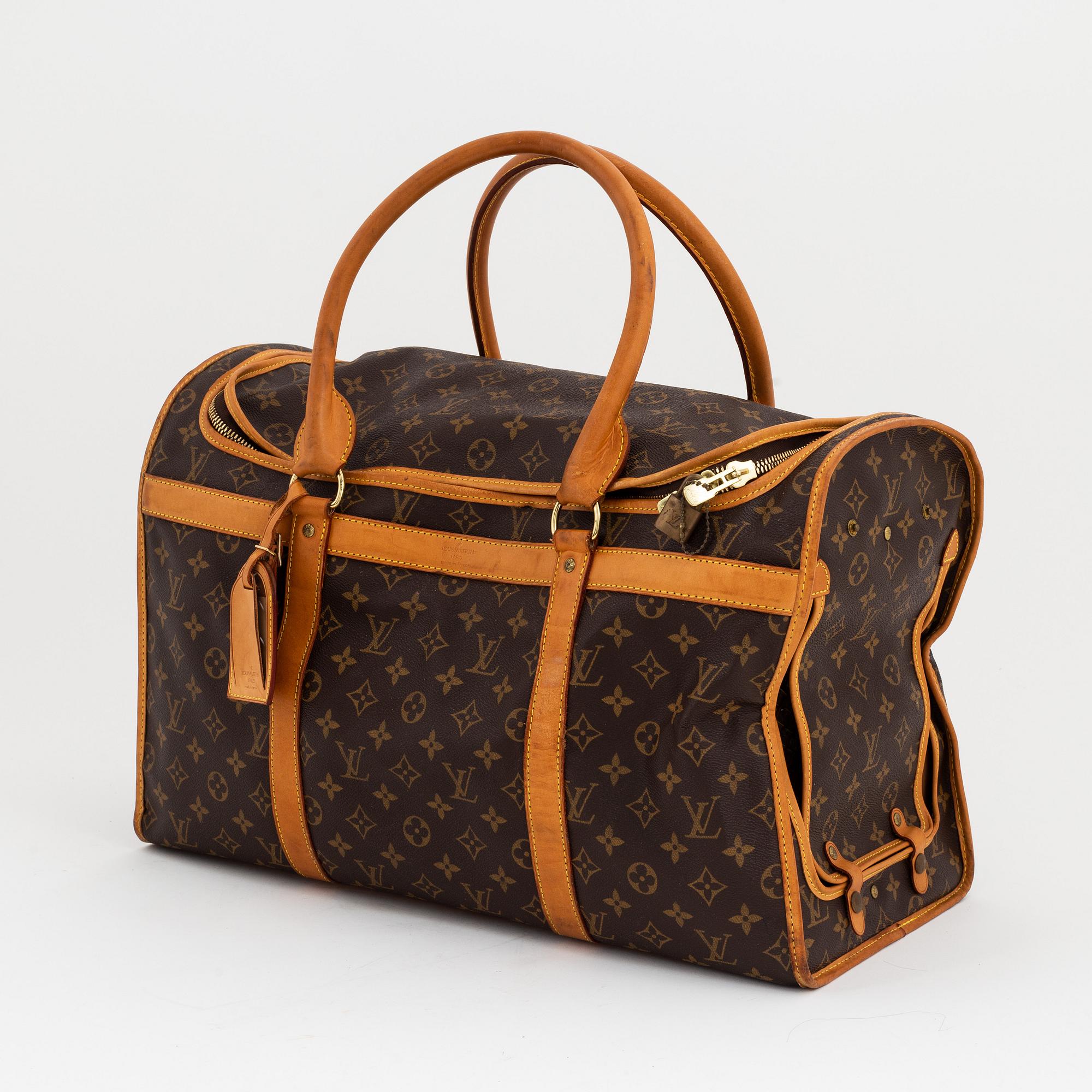 Dog purse louis vuitton shop