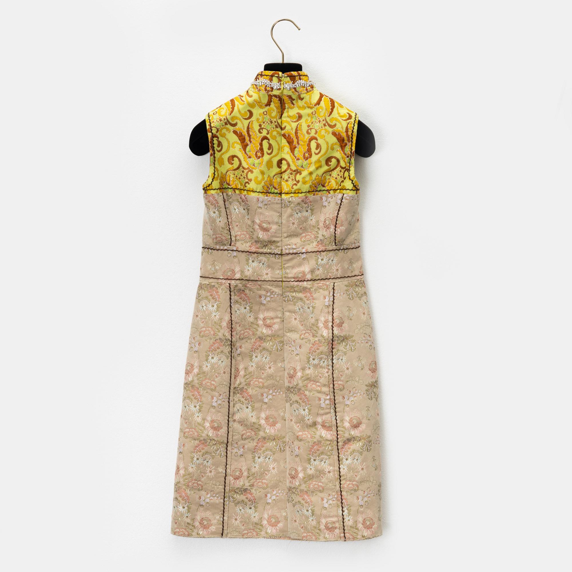 Prada, klänning samt kappa, storlek 36.