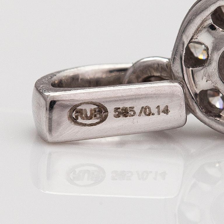 Hänge, 14K vitguld, diamanter ca 0.14 ct tot enl gravyr. Rubens, Helsingfors.