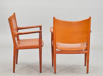 KARMSTOLAR, ett par, "JH-513", Hans J. Wegner, Johannes Hansen.