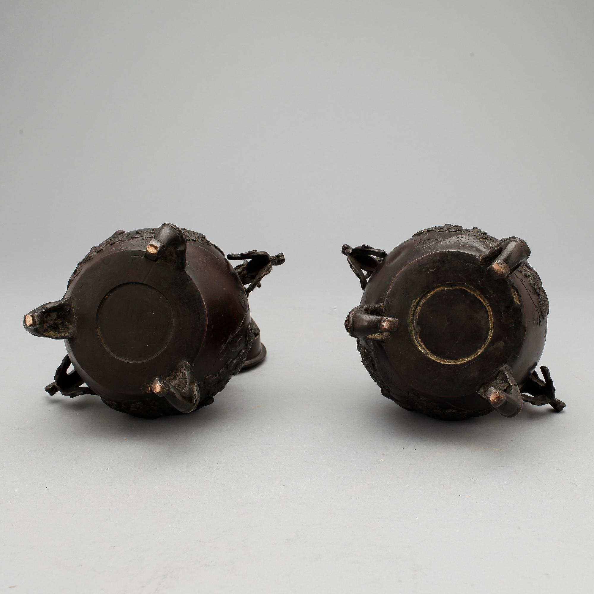 RÖKELSEKAR, ett par, brons, Japan, tidigt 1900-tal.