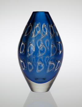 An Ingeborg Lundin 'ariel' glass vase, Orrefors 1961.