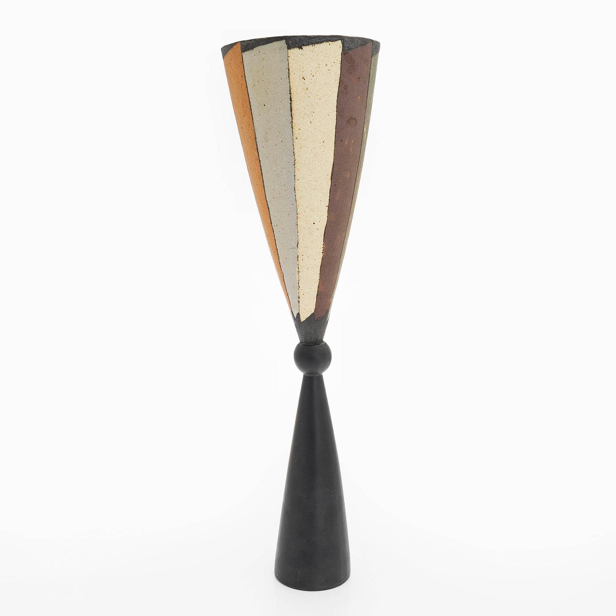 Inkeri Leivo, taide-esine, keramiikkaa, signeerattu Inkeri Leivo Arabia.