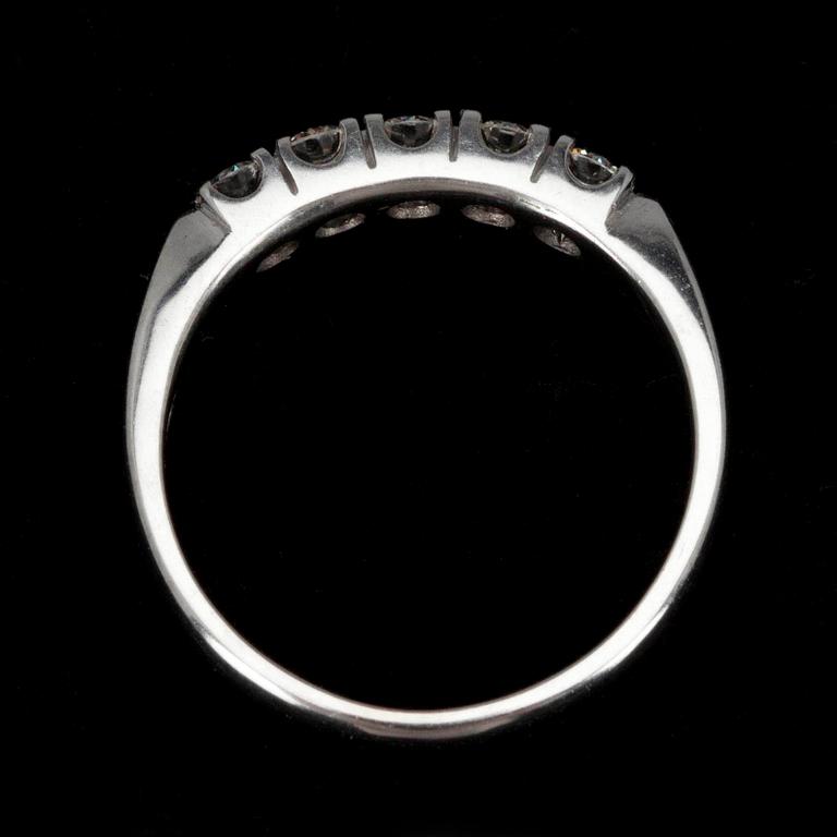 RING, vitguld 14K, diamanter tot. 0,50 ct. 2008. Vikt 4,1 g.
