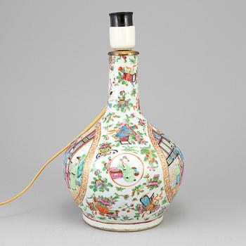 A famille rose canton vase turned into a table lamp, Qing dynasty, late 19th century.