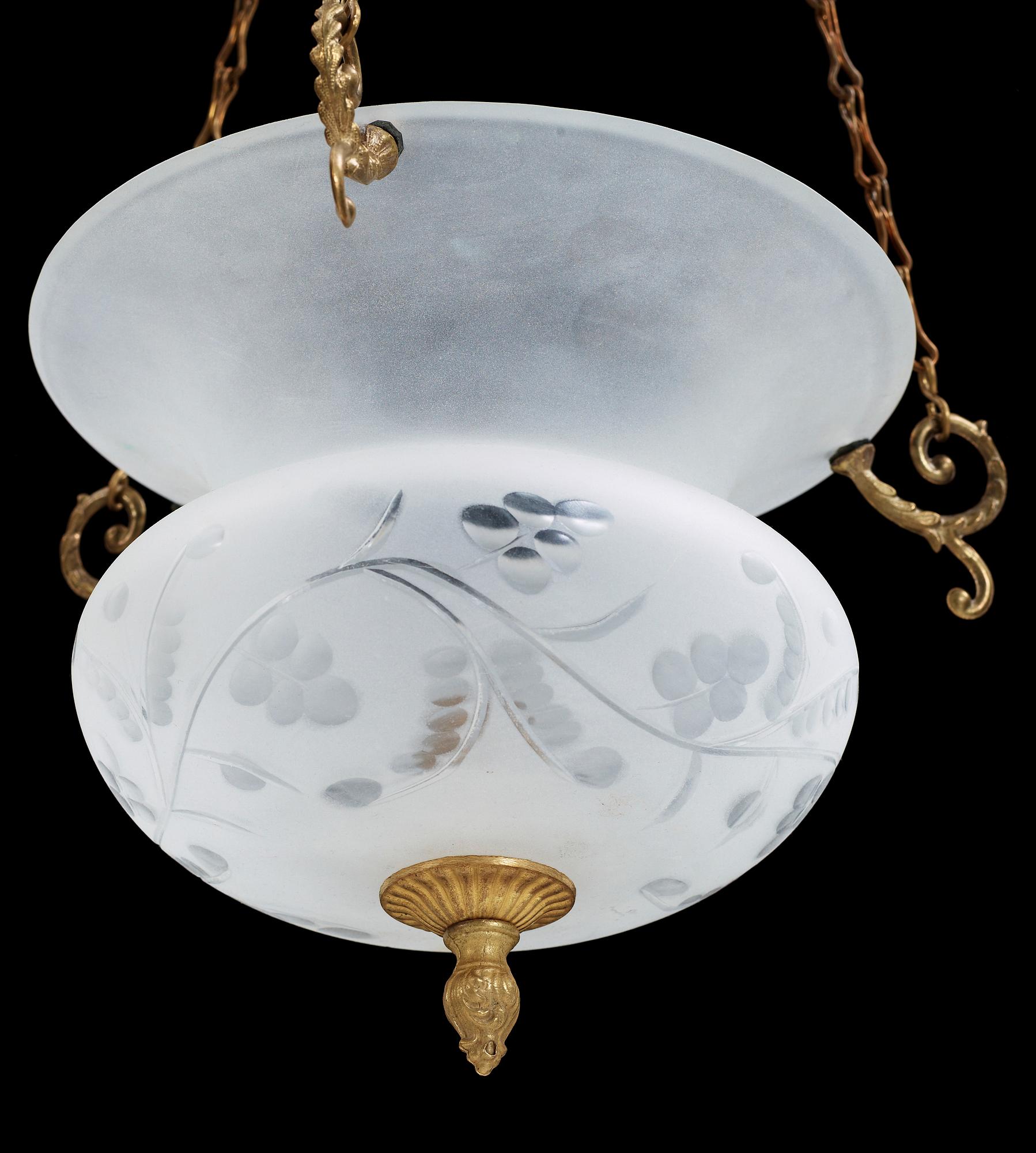 AMPEL, empirestil, 1900-talets andra hälft. Höjd: 62 cm.