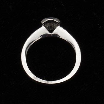 RING, vitguld 18K, briljantslipad diamant 1,01 ct. Vikt 6,27 g.