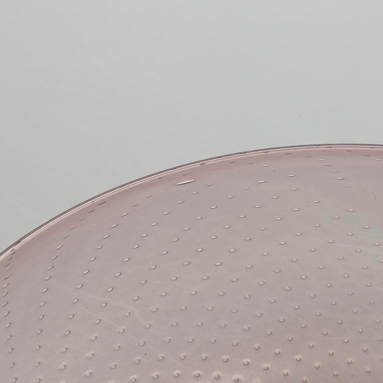 Gunnel Nyman, A glass bowl, model 'GN 11'. Signed G. Nyman Nuutajärvi Notsjö. Unclear date.