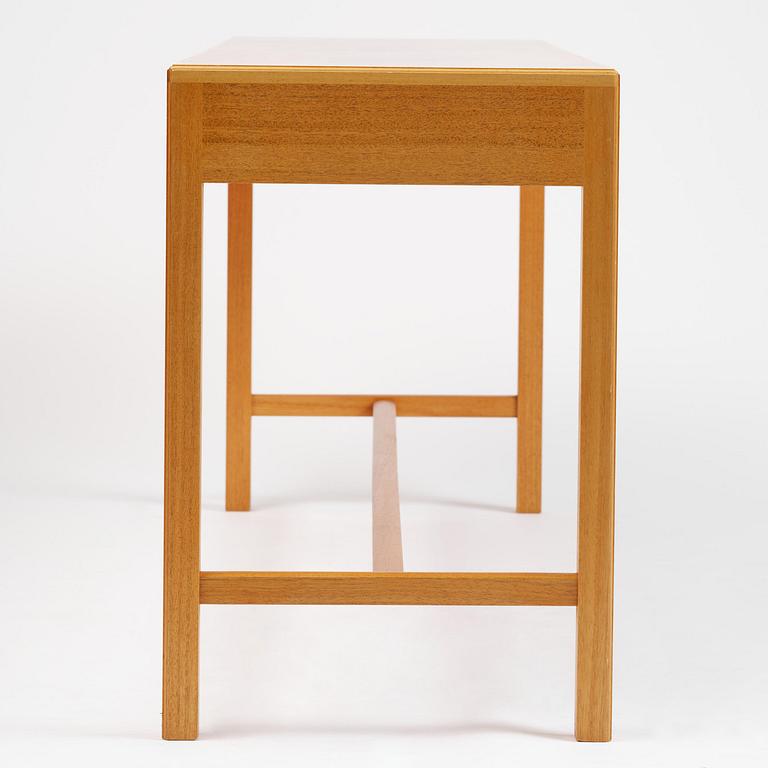 Josef Frank, sideboard, modell B 821, Firma Svenskt Tenn, efter 1985.