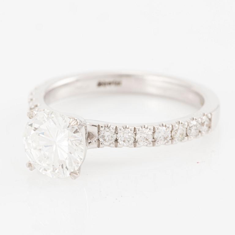 Ring, 18K white gold with brilliant-cut diamond 1.32 ct,.
