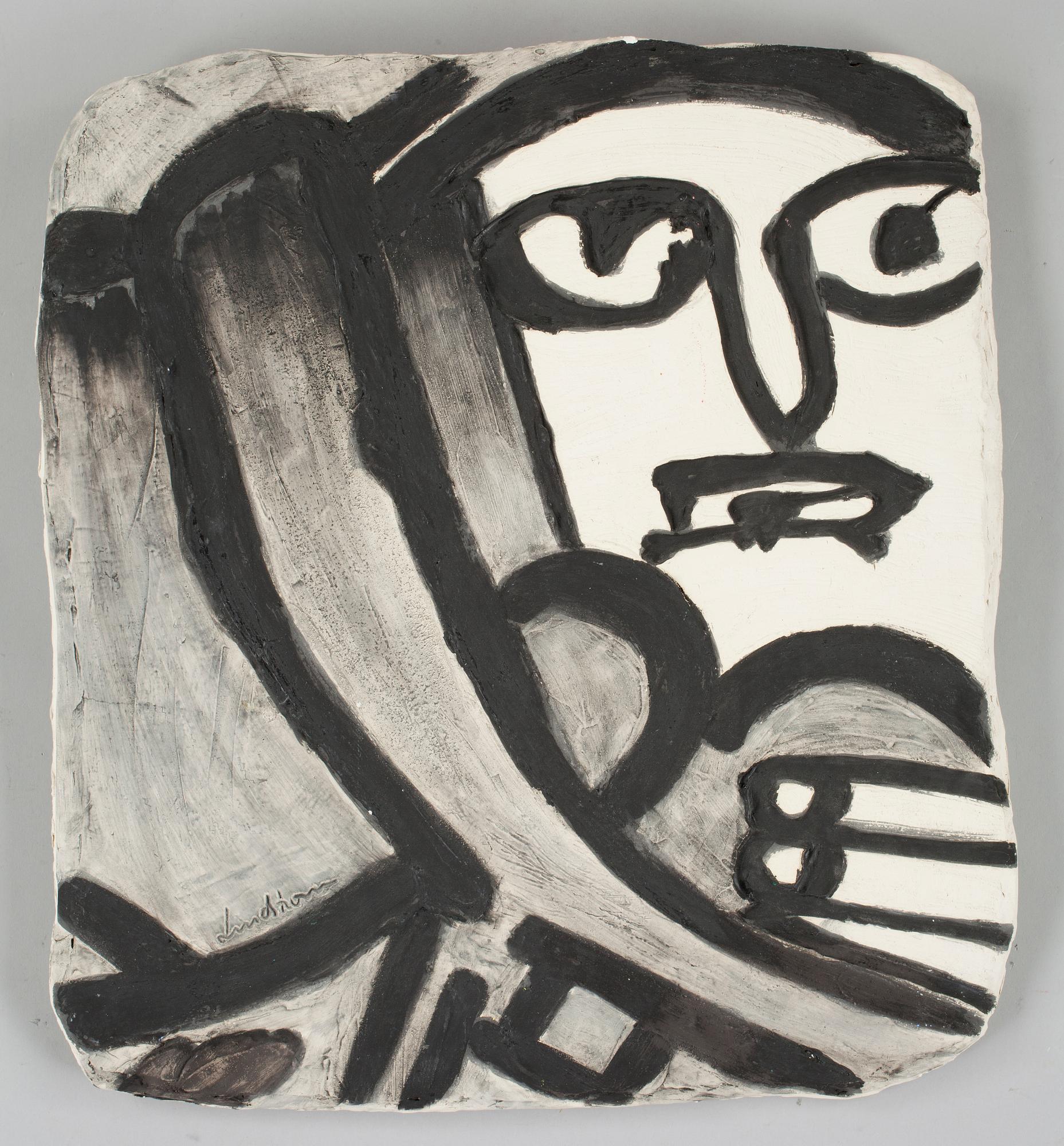 BENGT LINDSTRÖM, bemålad keramikrelief. Signerad Lindström. Numrerad 5/12.