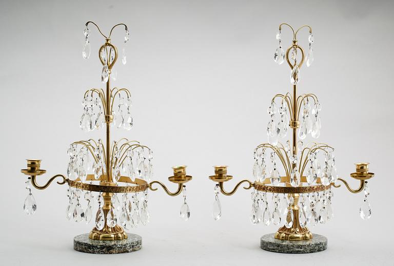 BORDSLYSTRAR, 1 par, gustaviansk stil, 1900-talets andra hälft.