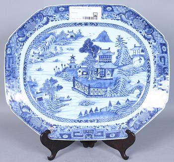 STEKFAT, porslin, Kina, 1700-tal.