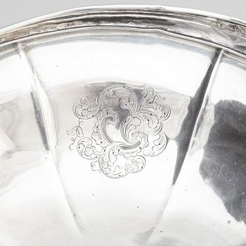Samuel Jacob Nicolai Prahl, hänkelskål, silver, Köpenhamn 1851.